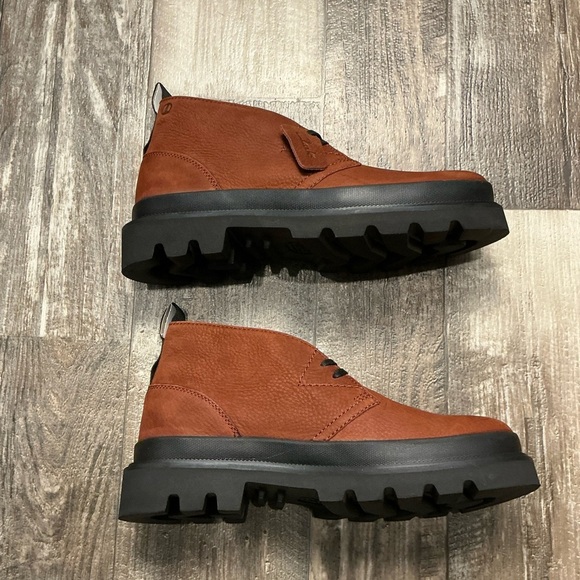 Clarks Men’s Rust Suede Chukka Boots with Black Lug Sole Size 10 main image 6